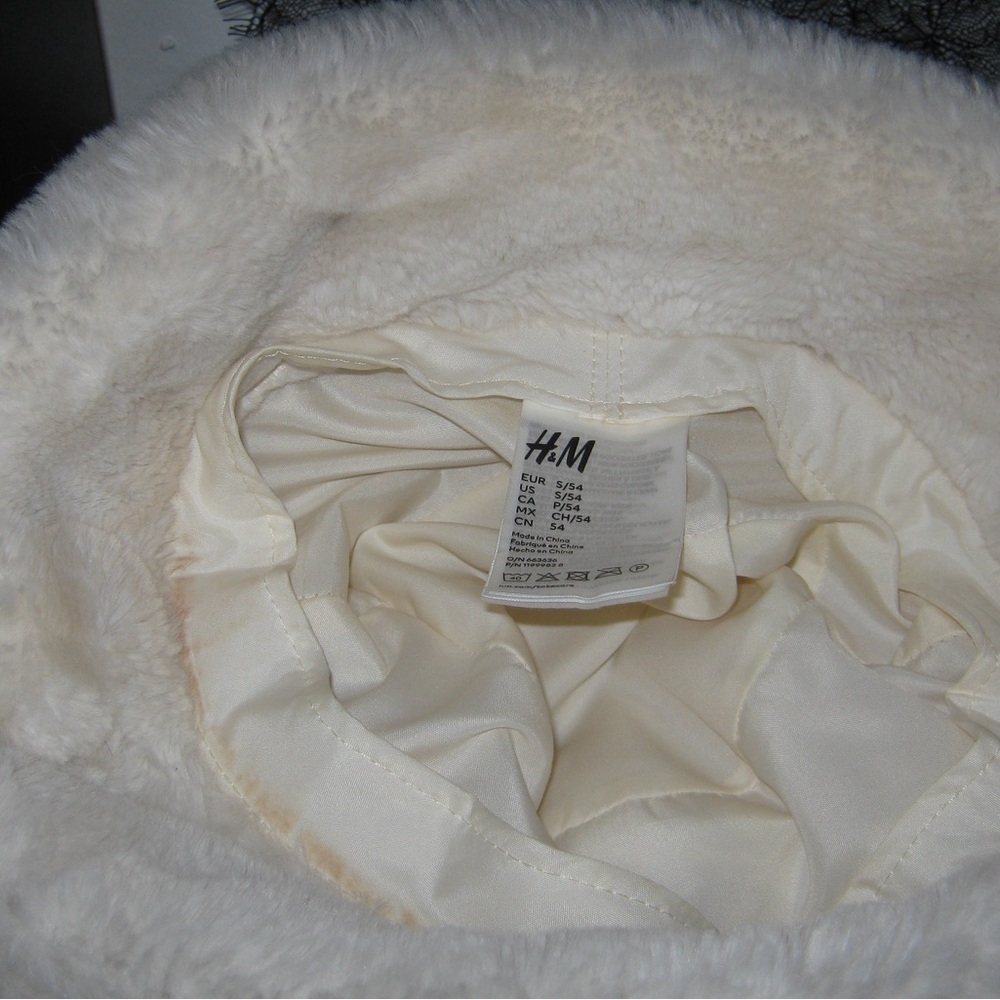 H&M White Faux Fur Hat